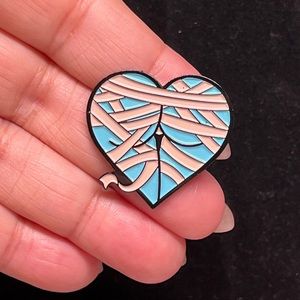 🦹‍♀️ HOT sexy butt corset pin in Halloween Mummy theme-NEW